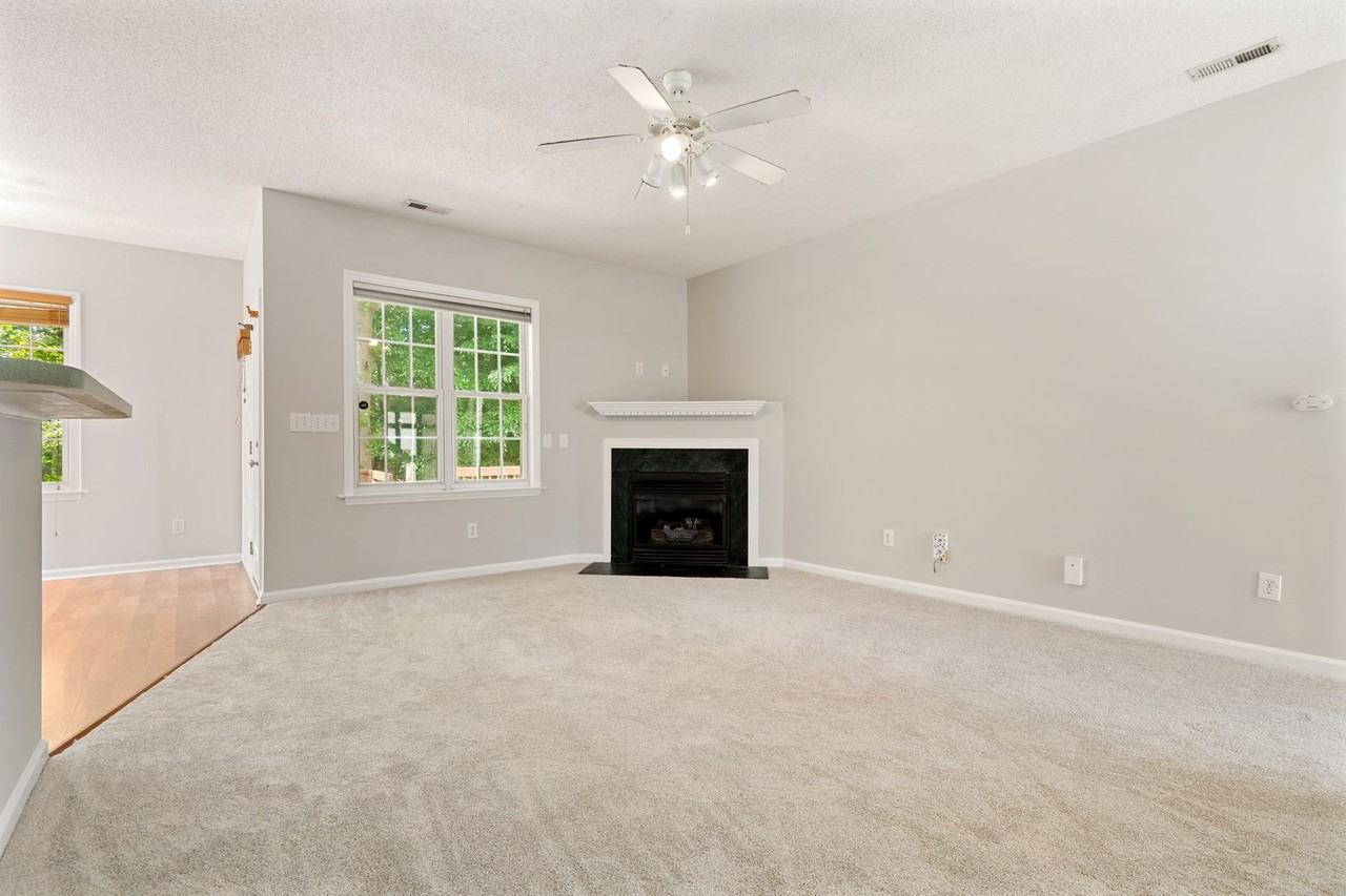 5412 Grand Traverse Dr - Photo 6 of 26