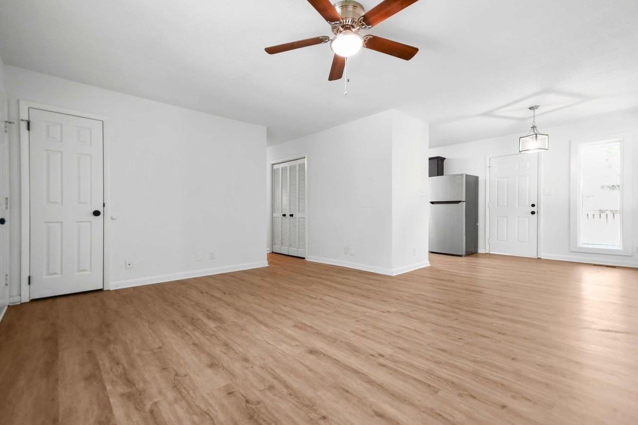 207 Al Oerter Dr - Photo 4 of 14