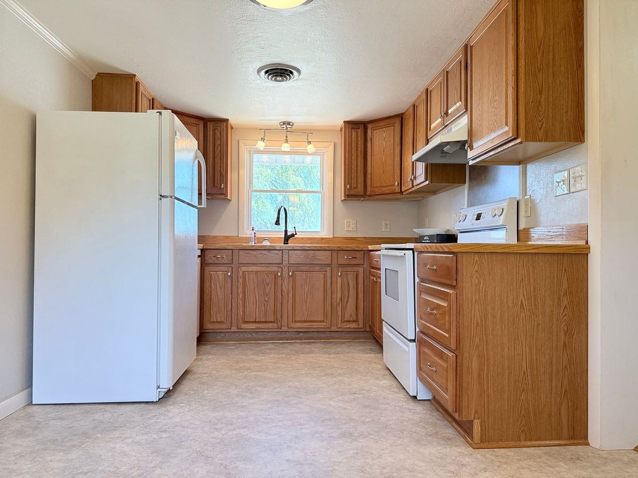 14503 Beach Hwy - Photo 3 of 11