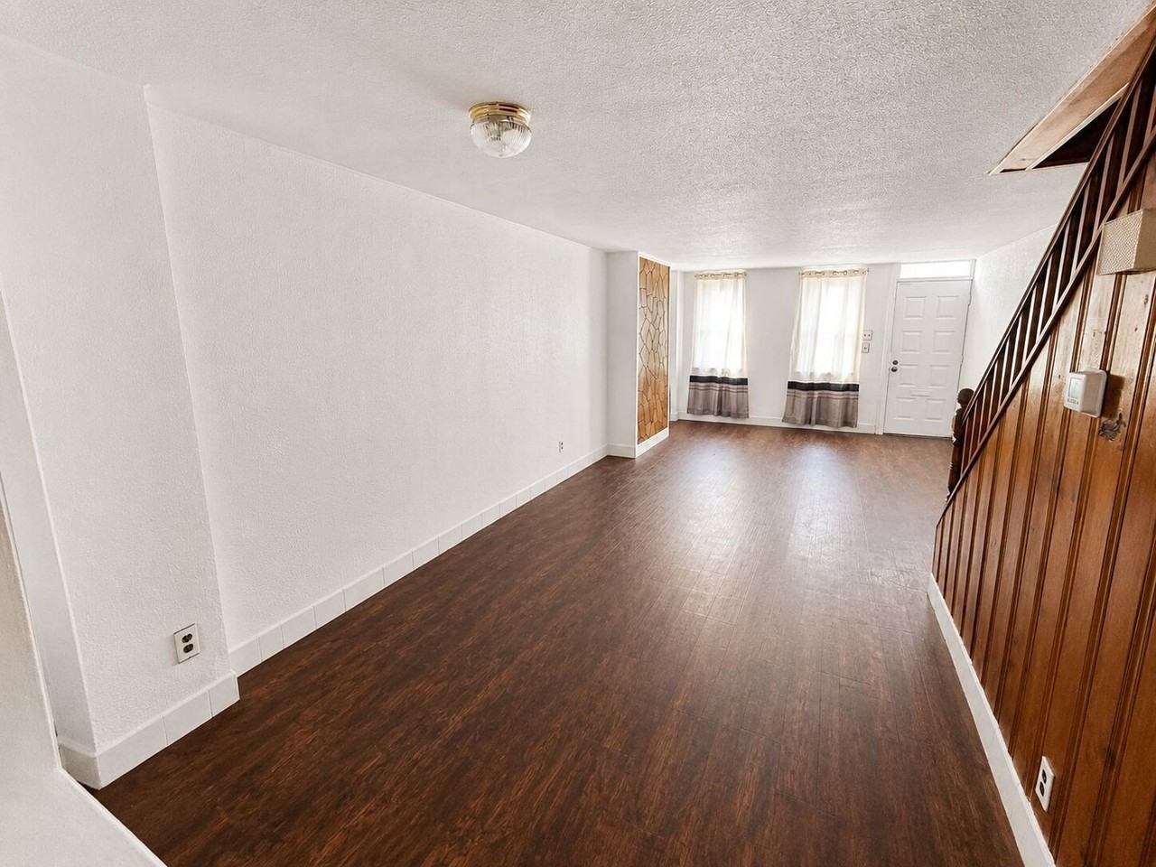2547 N Water St - Photo 3 of 15