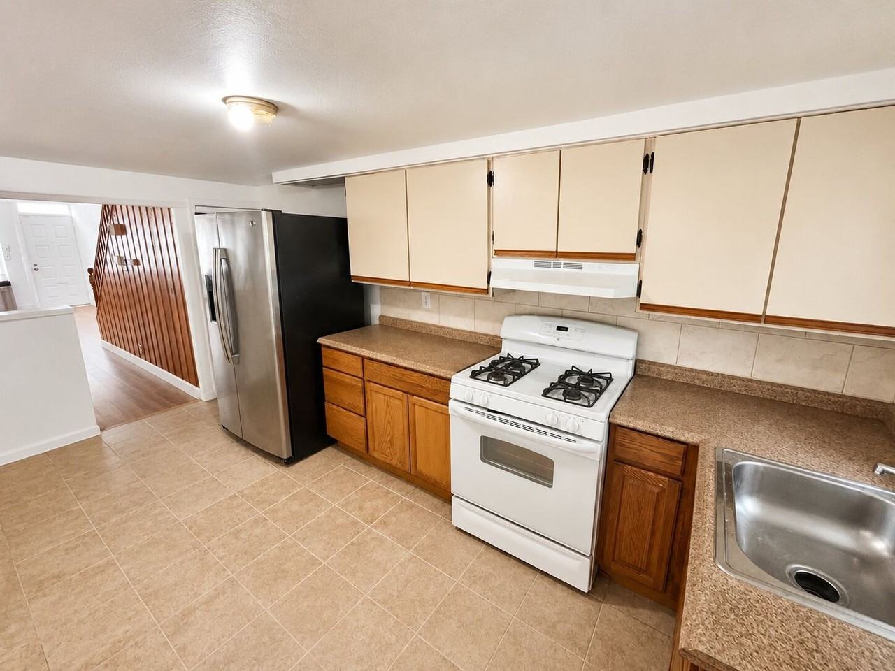 2547 N Water St - Photo 5 of 15
