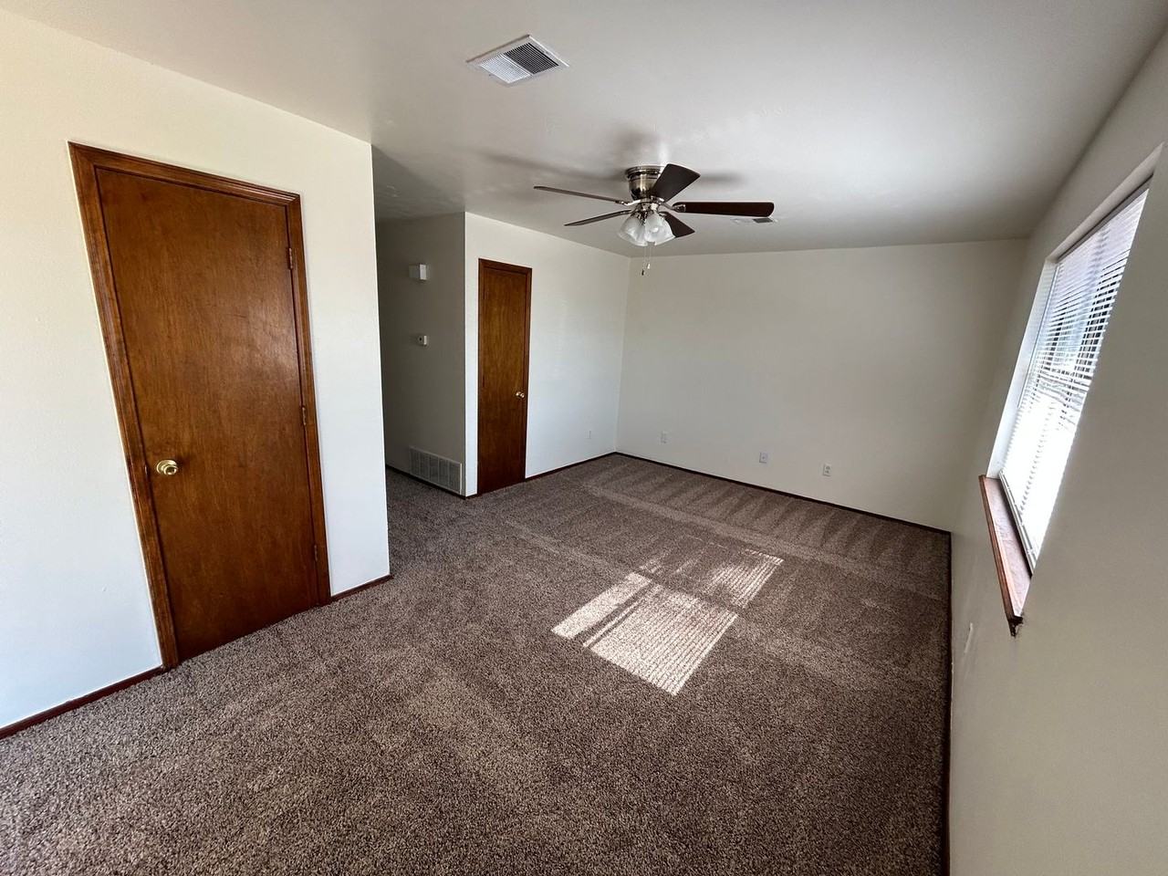 901 N Maryland St #A - Photo 2 of 9