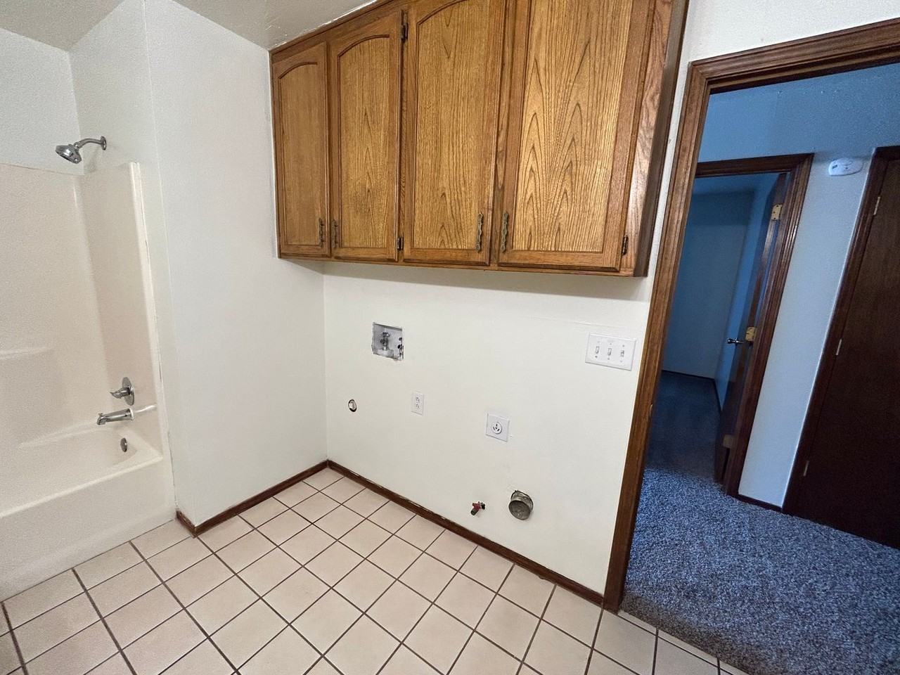 901 N Maryland St #A - Photo 6 of 9
