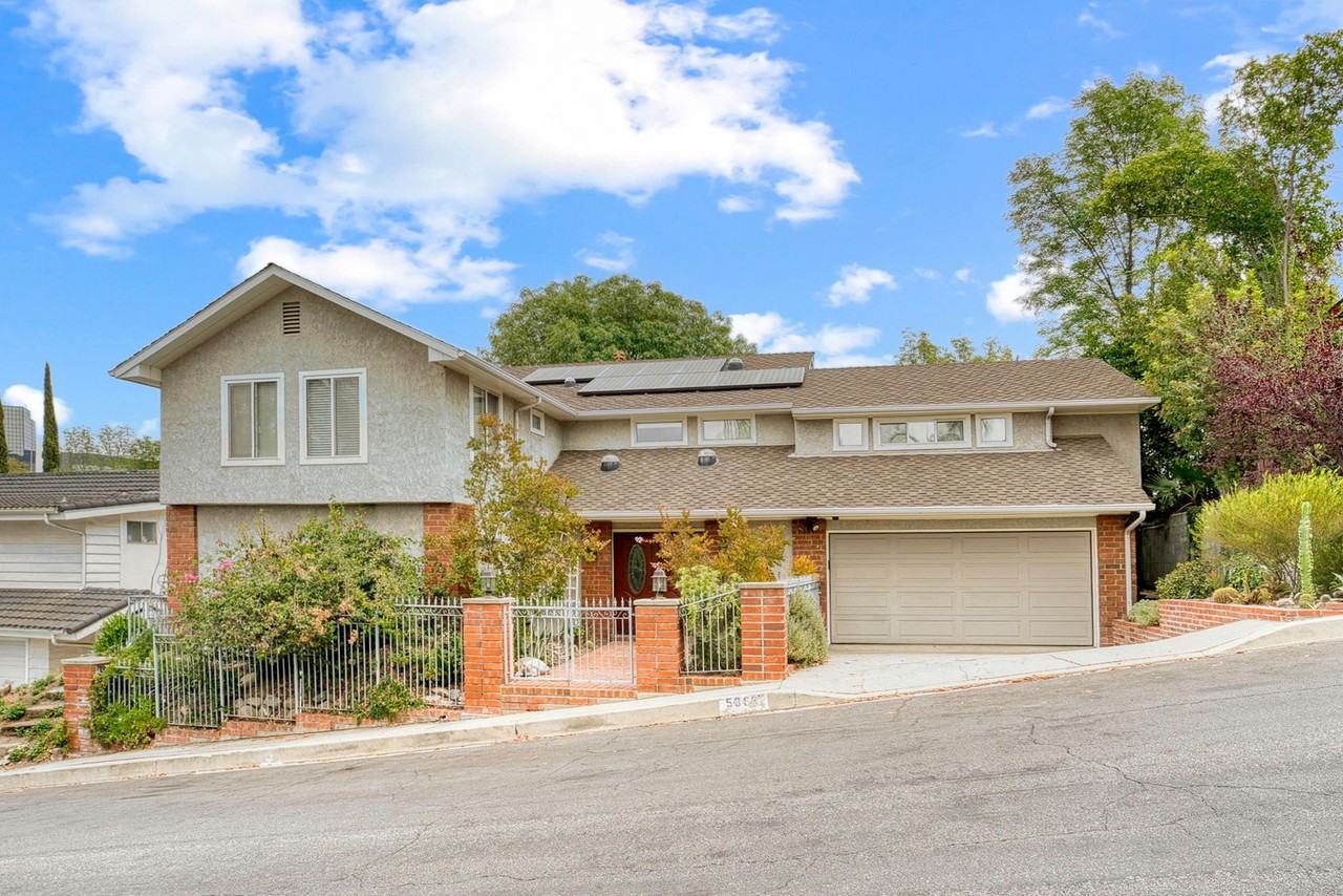 5862 Rolling Rd - Photo 7 of 50