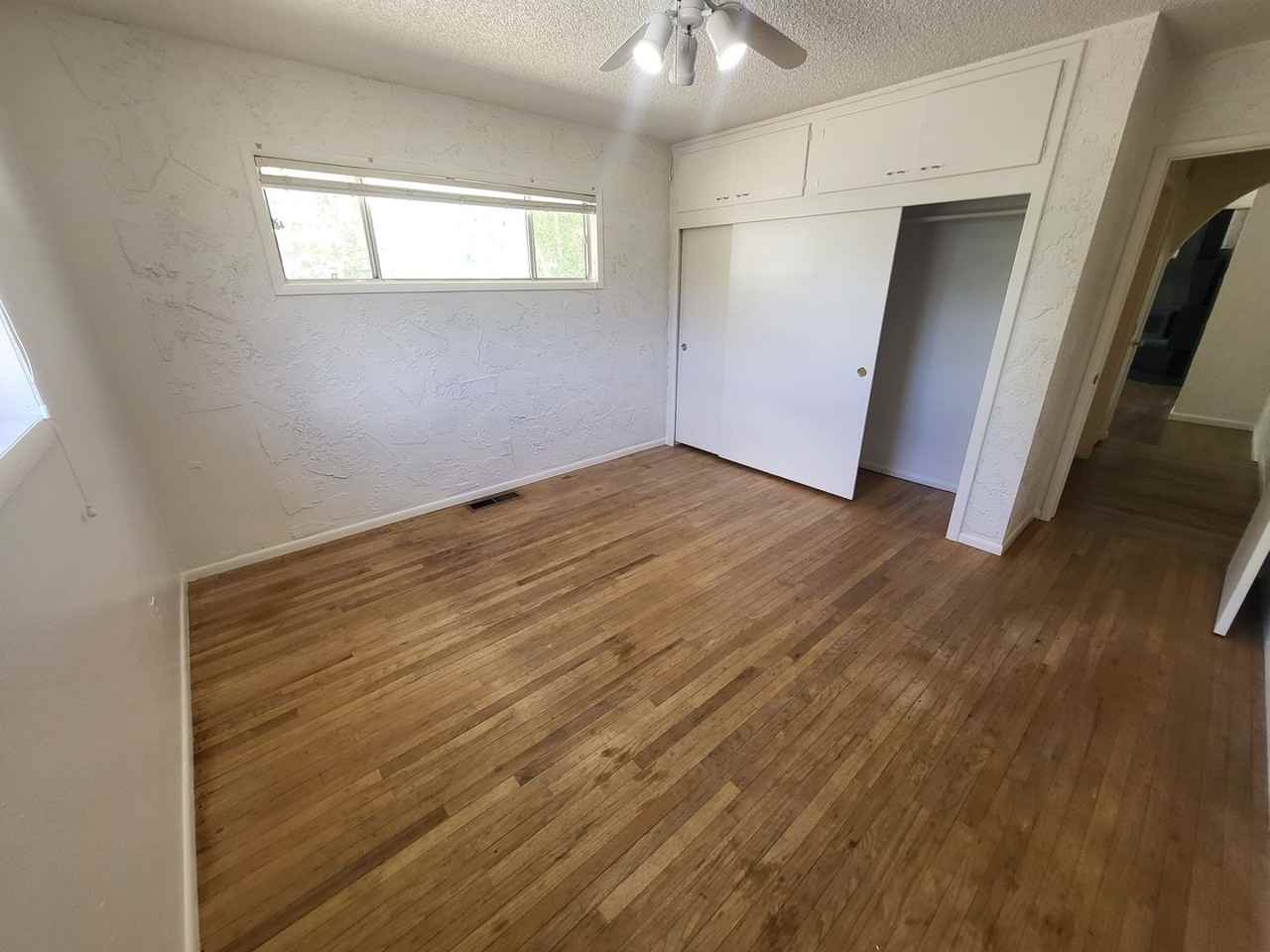 3602 Green Acre Dr - Photo 5 of 10