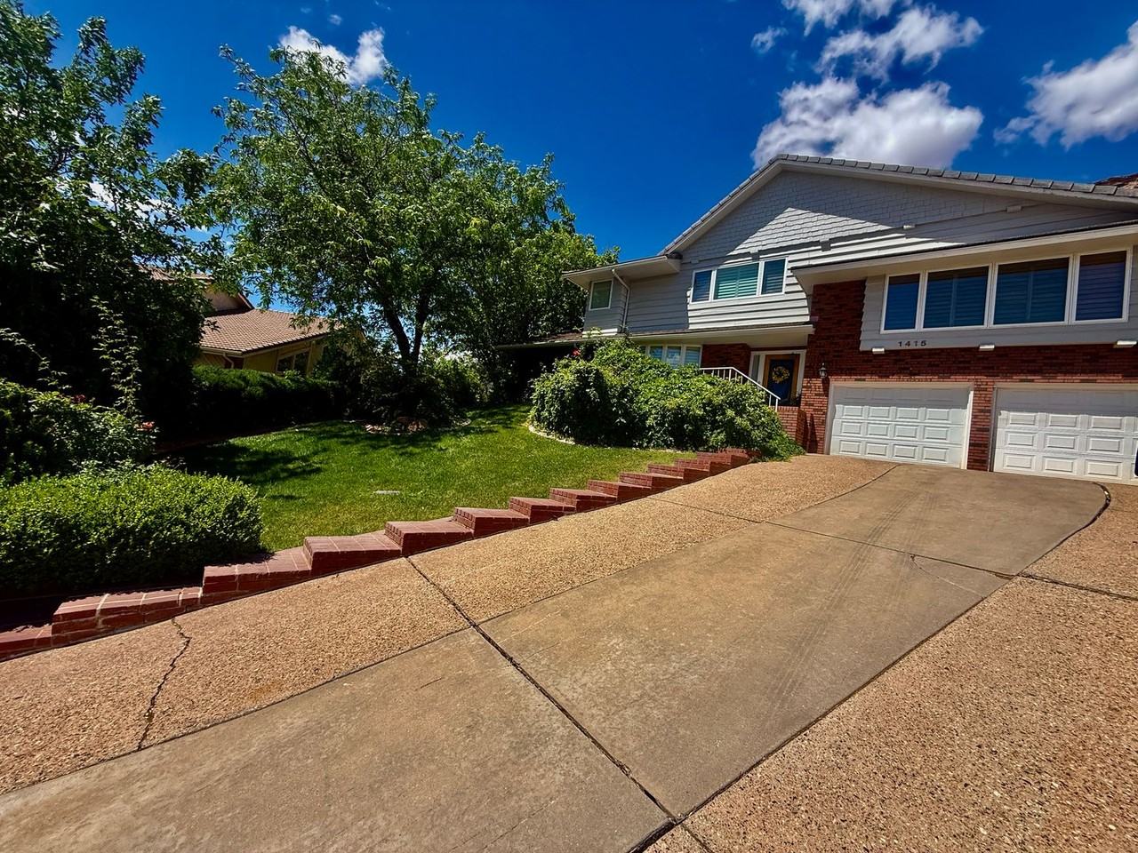 1415 Hopi Cir - Photo 3 of 50