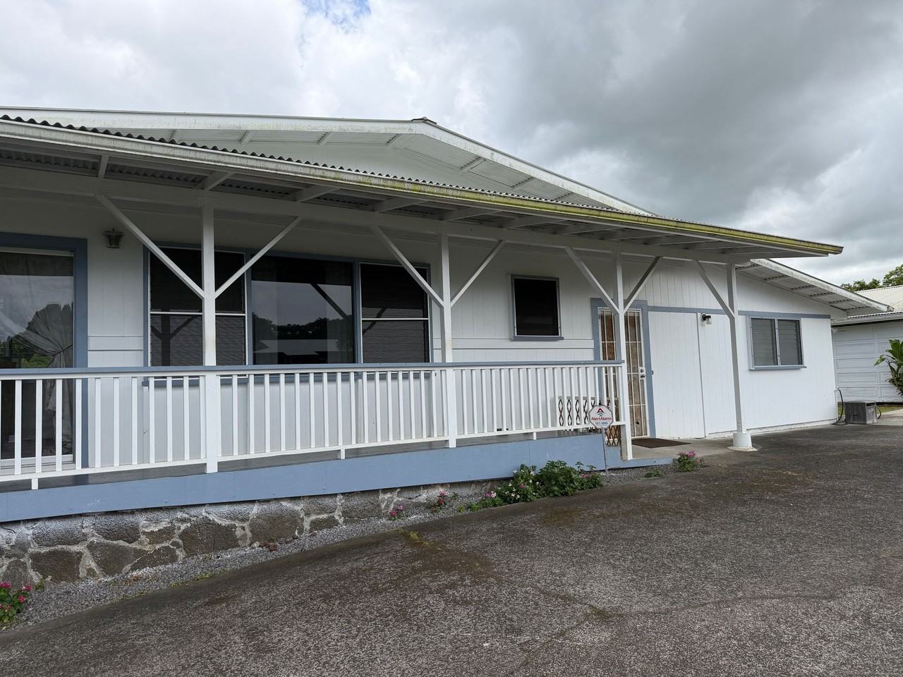 228 Laula Rd - Photo 3 of 31