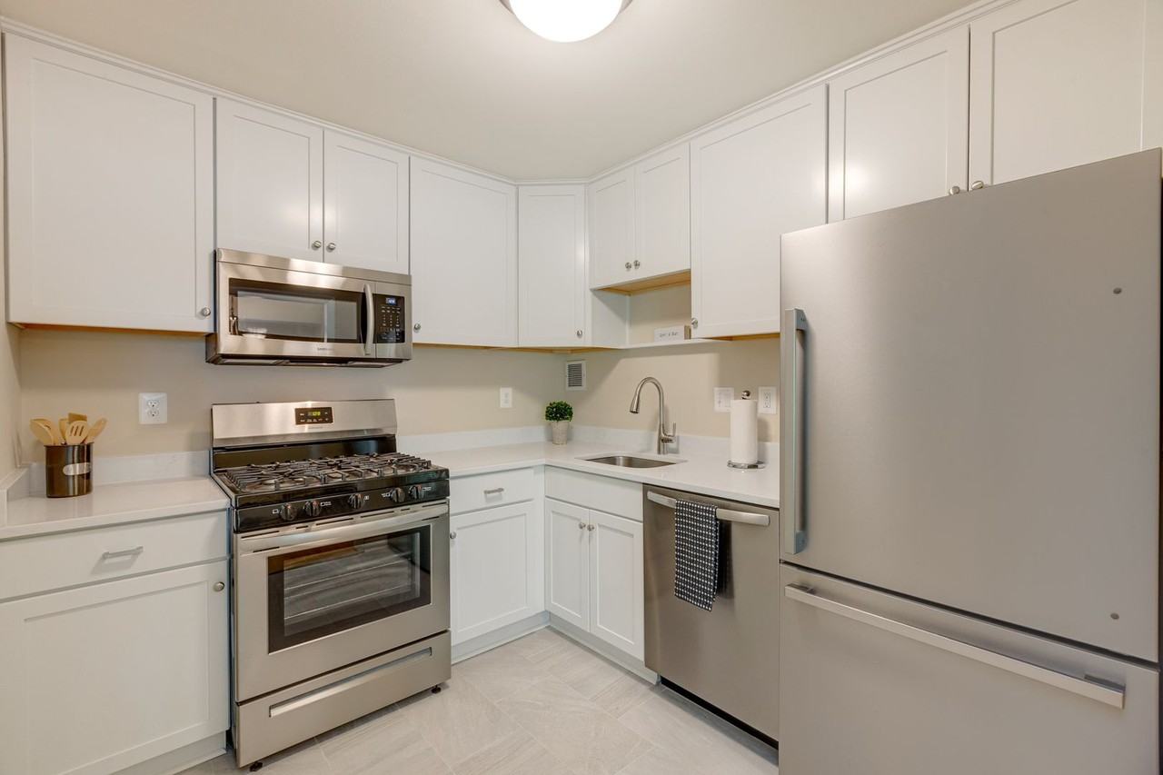 6135 Leesburg Pike #101 - Photo 6 of 49