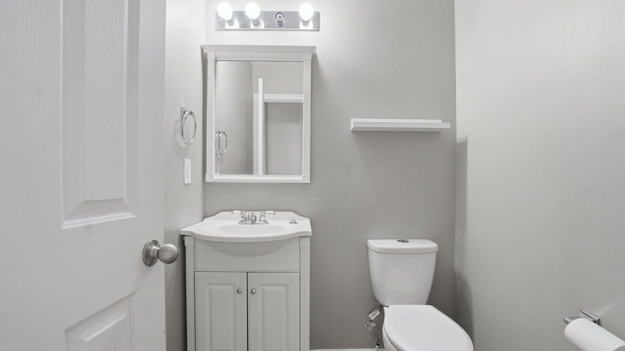 11782 S Zephyr Way - Photo 7 of 33
