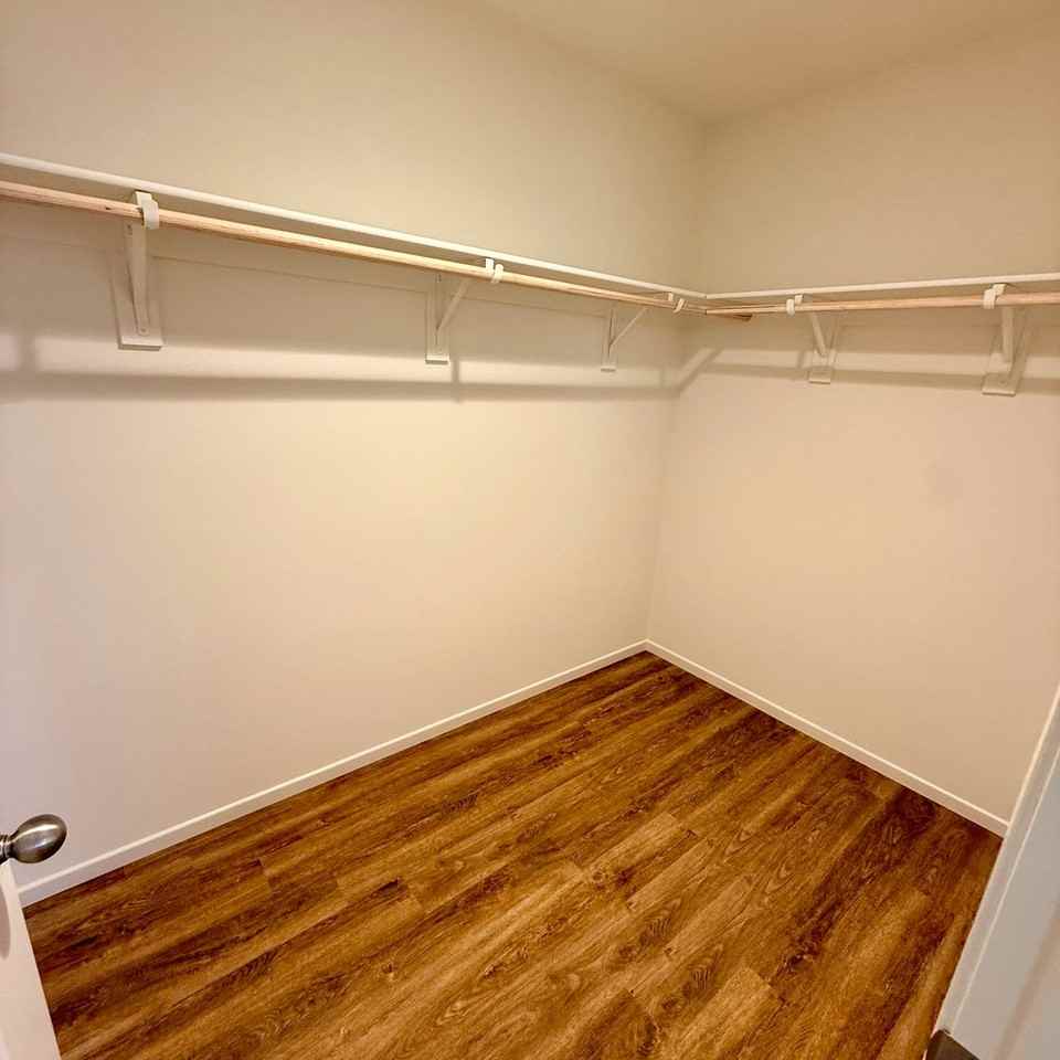 11712 Sebastian St - Photo 4 of 41