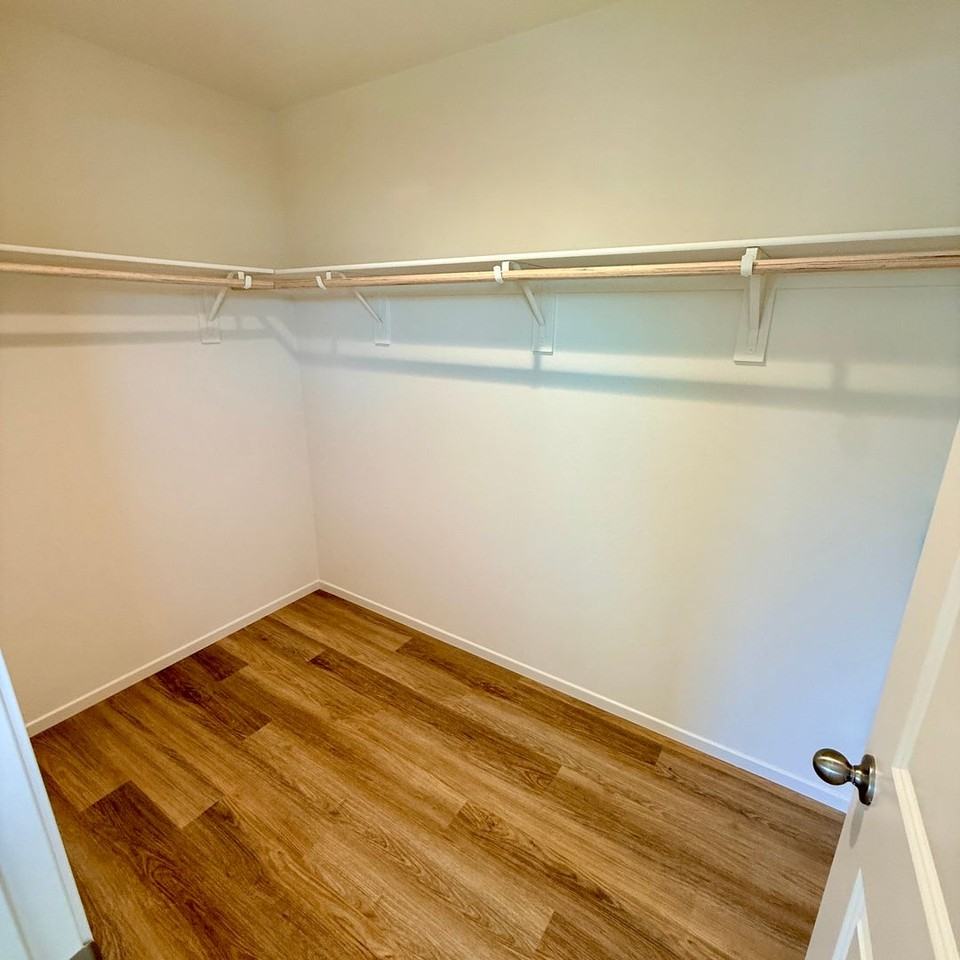 11715 Sebastian St - Photo 6 of 32