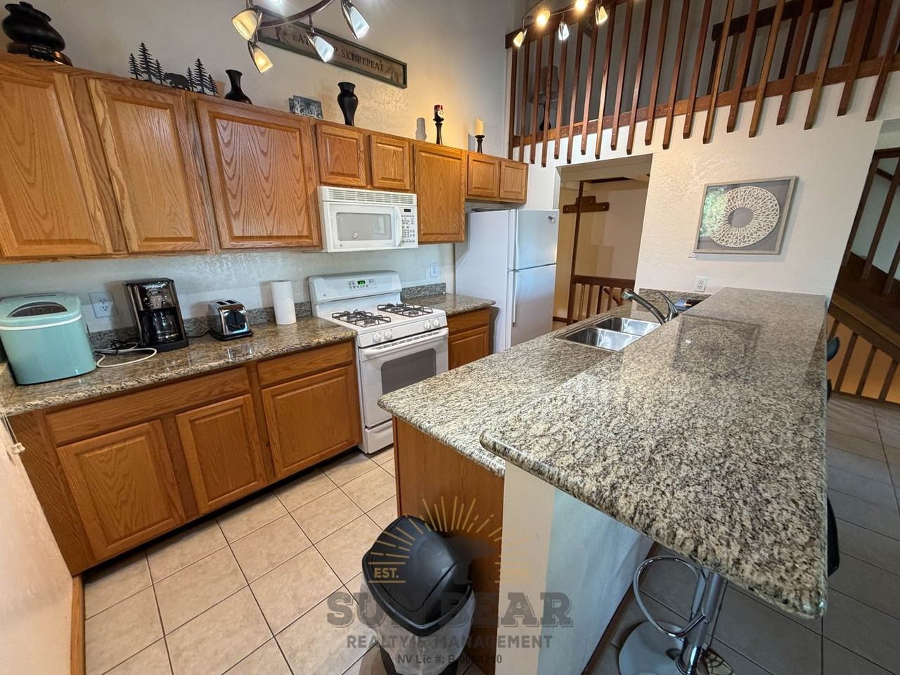 1110 Lucerne Way - Photo 4 of 24