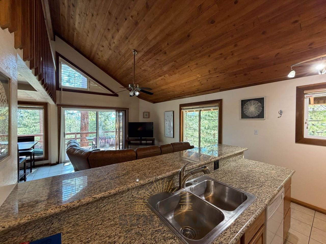 1110 Lucerne Way - Photo 5 of 24