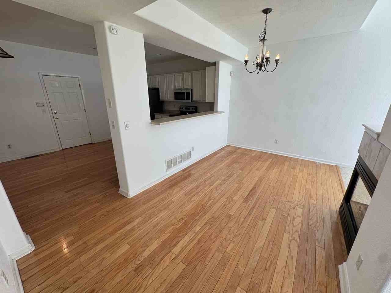 4505 S Auckland Ct - Photo 7 of 28