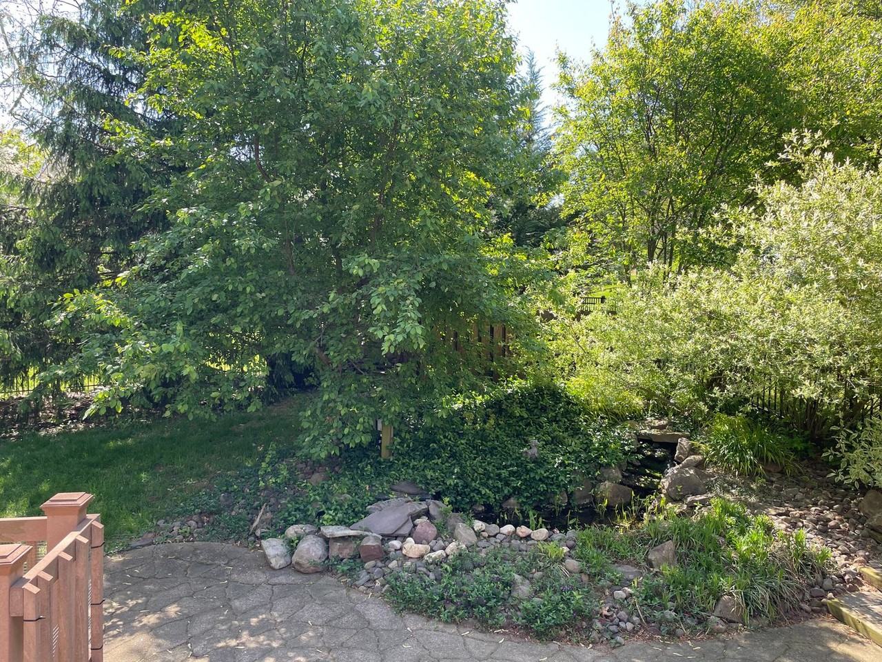25 Matthew Dr - Photo 4 of 28