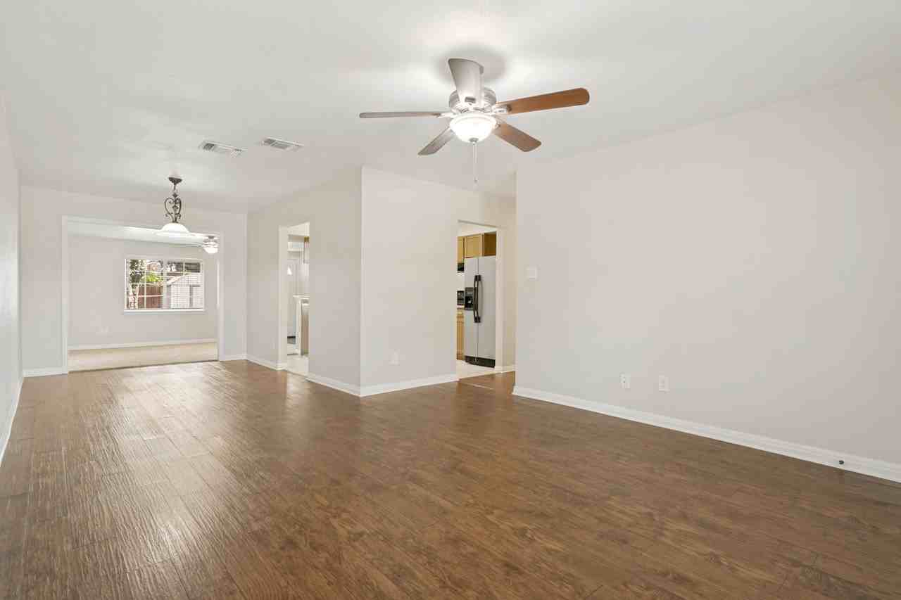 163 Antrim Dr - Photo 4 of 25