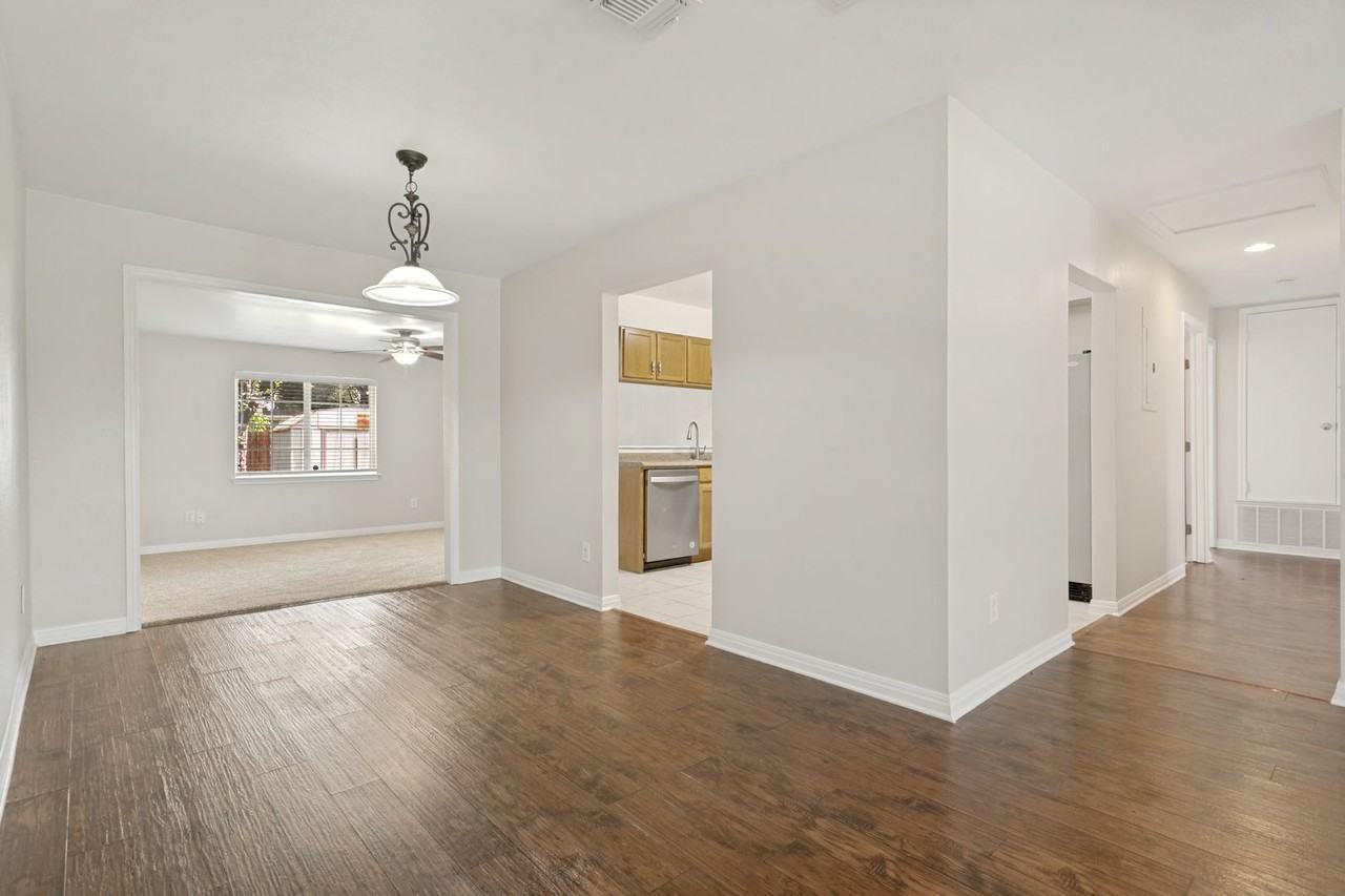 163 Antrim Dr - Photo 5 of 25