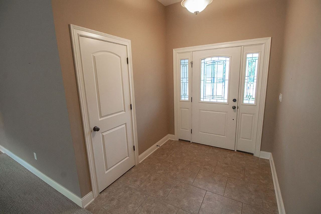 6701 Chelan Dr - Photo 2 of 32