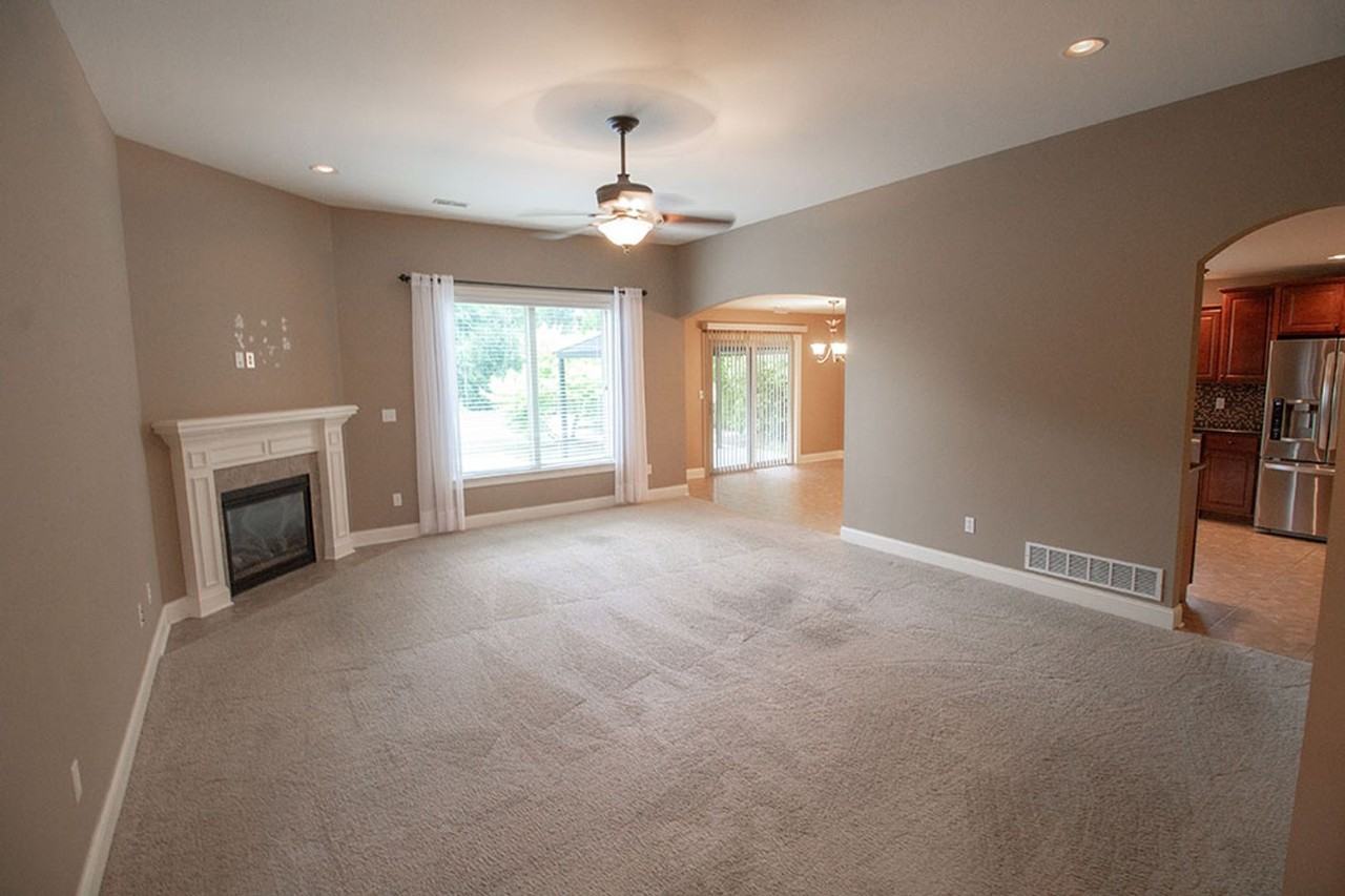 6701 Chelan Dr - Photo 3 of 32