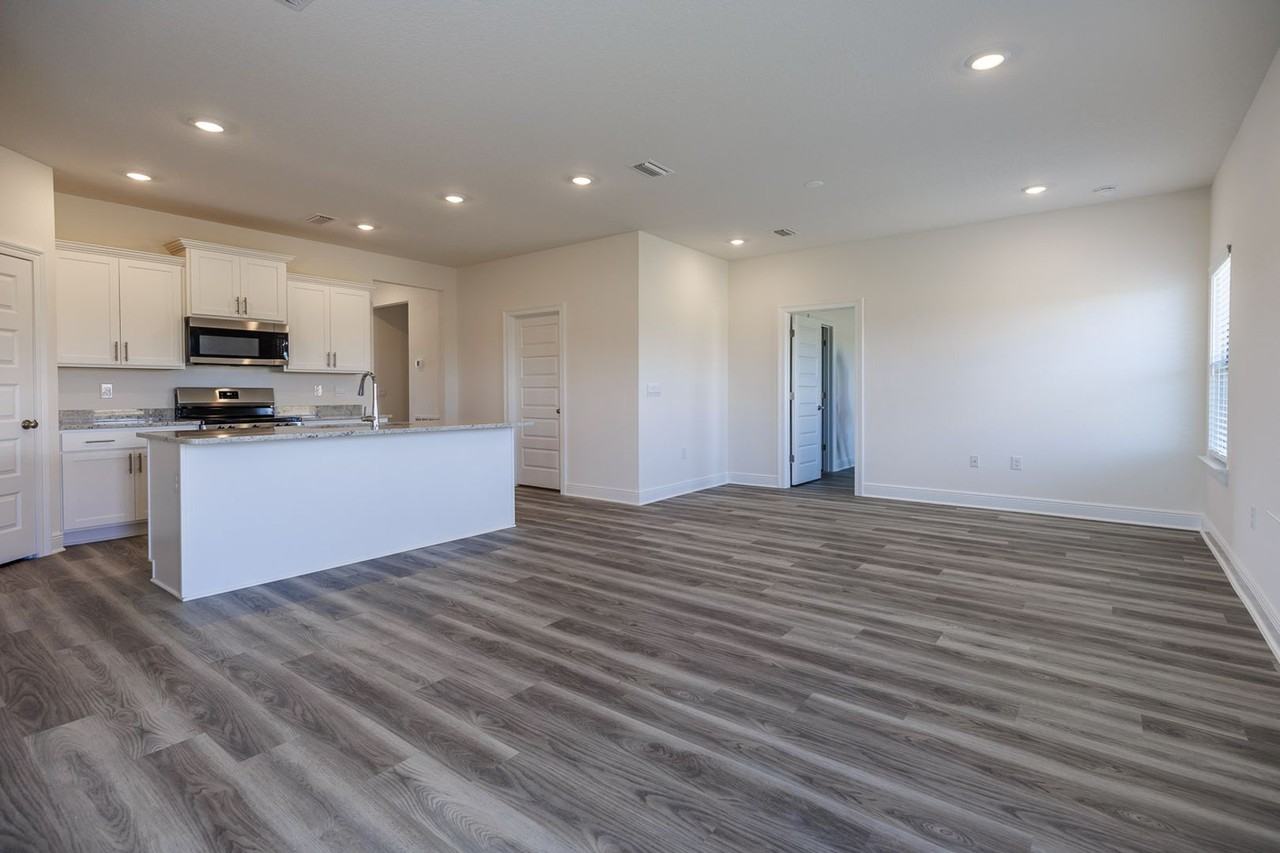 22532 Hamilton St - Photo 4 of 19