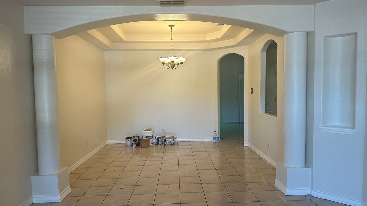 8416 Springfield Ave #7 - Photo 3 of 10
