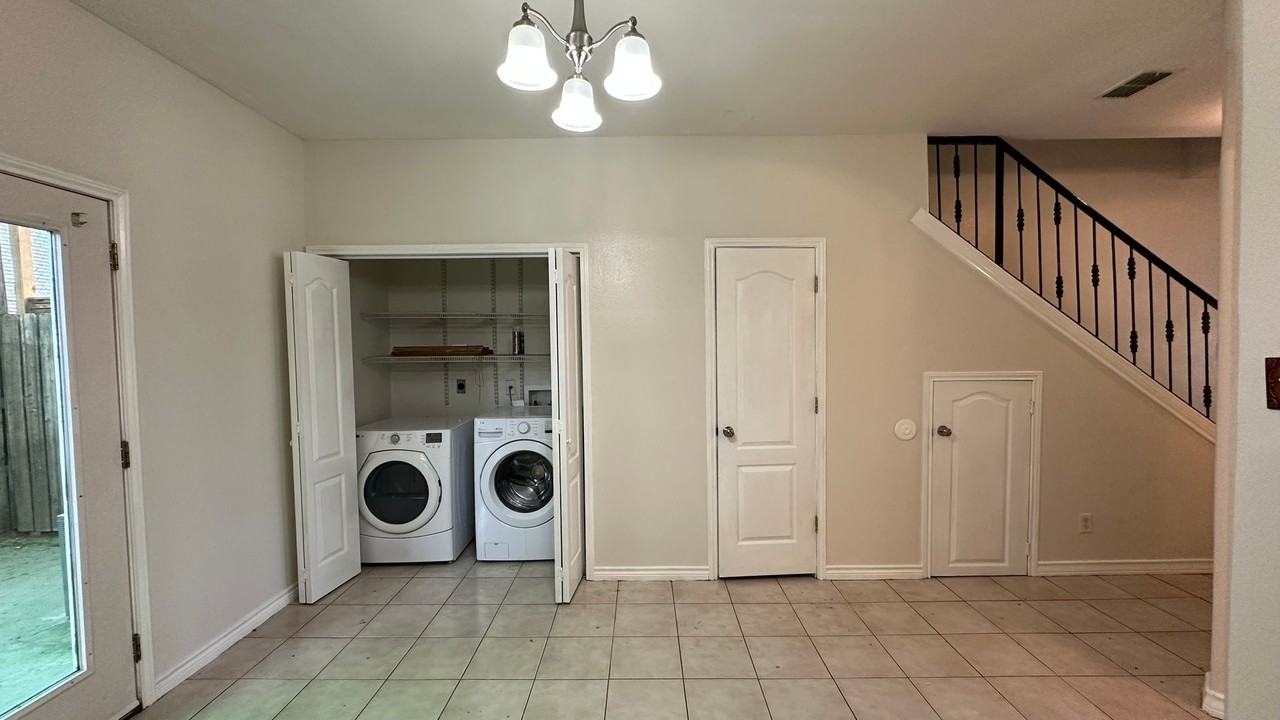 8416 Springfield Ave #7 - Photo 5 of 10