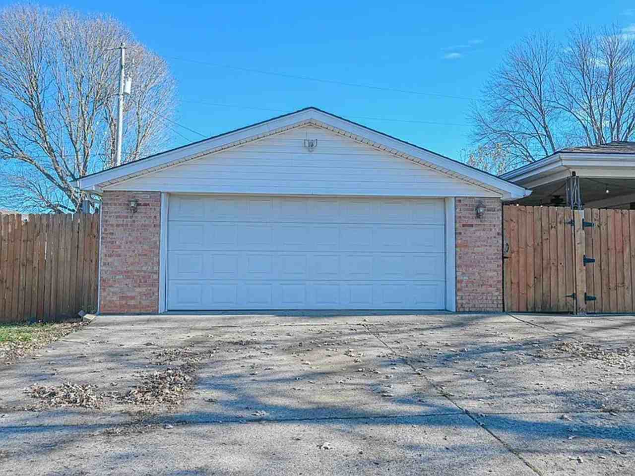 8001 Zelma Fields Ave - Photo 5 of 22