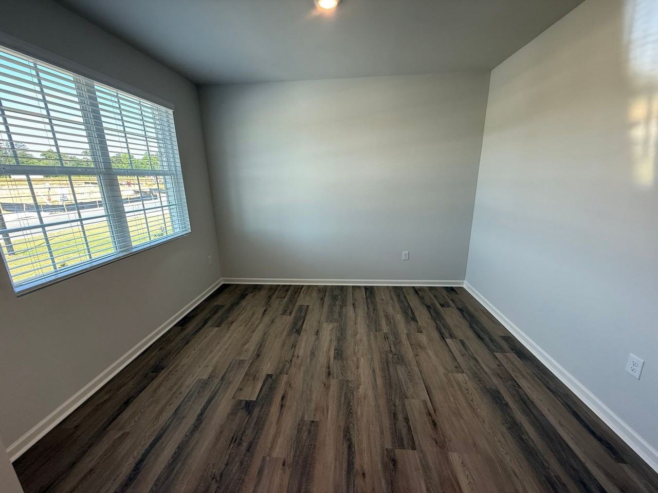 111 Babcock Dr Ne - Photo 2 of 12