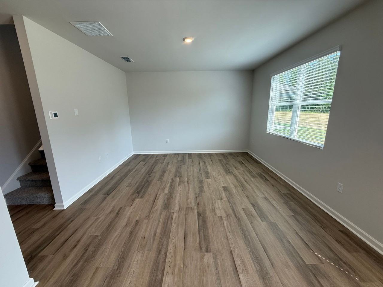 111 Babcock Dr Ne - Photo 3 of 12