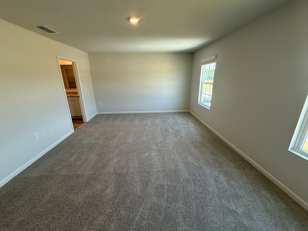 111 Babcock Dr Ne - Photo 6 of 12