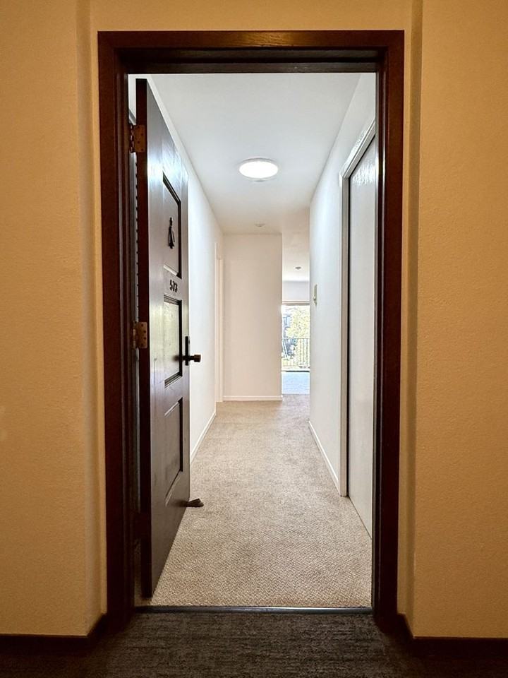 573 Seaver Dr - Photo 3 of 25