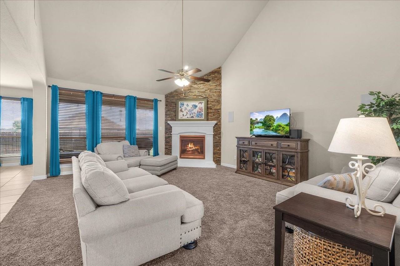 8912 Jewel Flower Dr - Photo 5 of 26