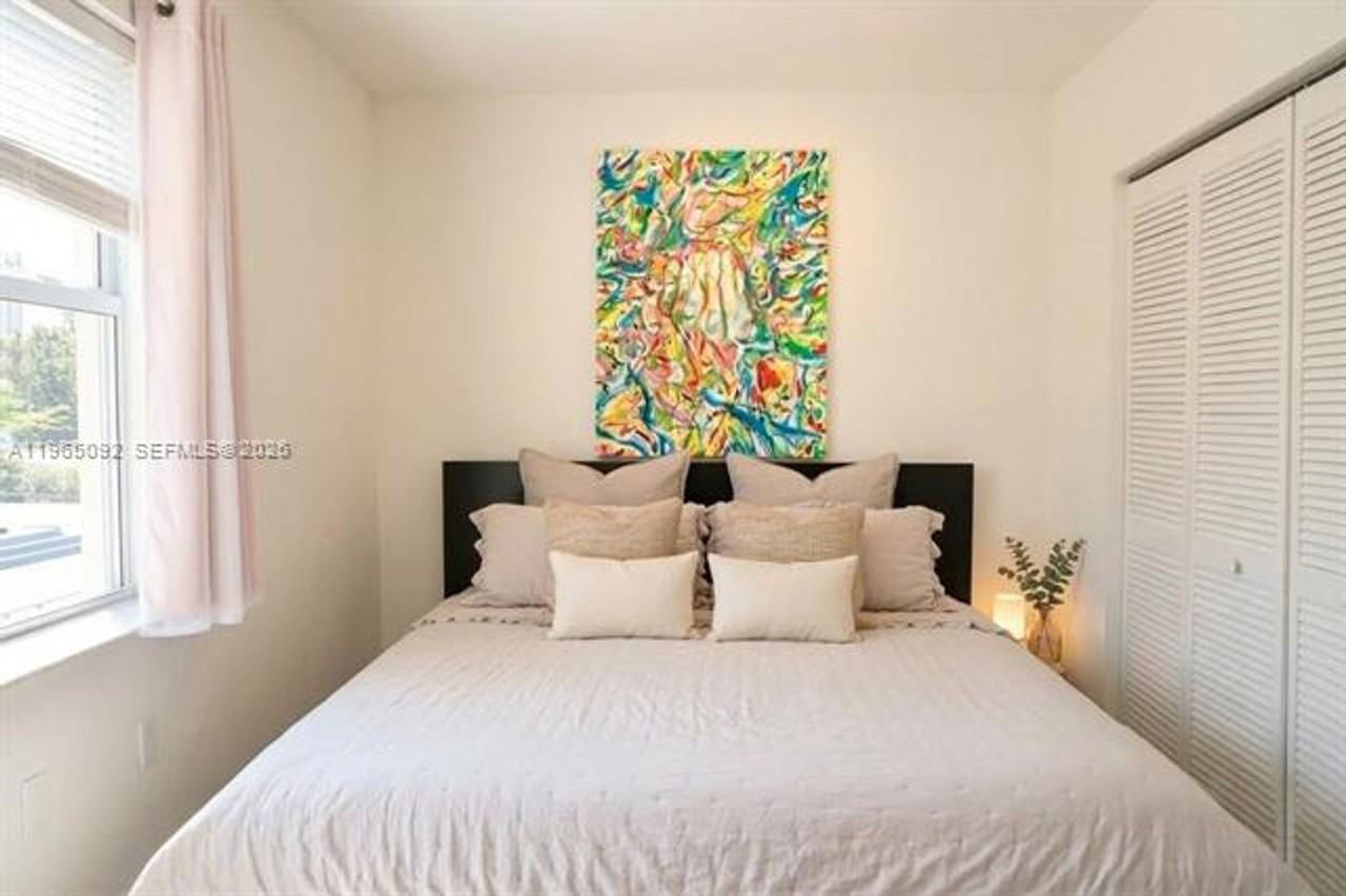 802 Euclid Ave #305 - Photo 4 of 5