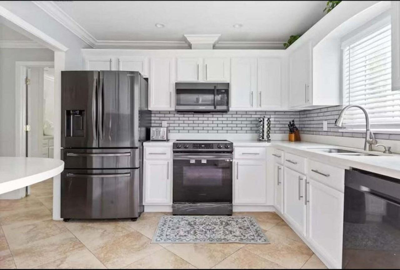 337 Balsam St - Photo 2 of 20