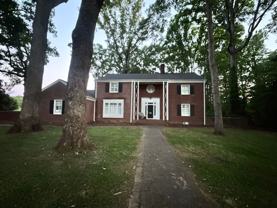 906 Crescent Cir - Photo 1 of 1
