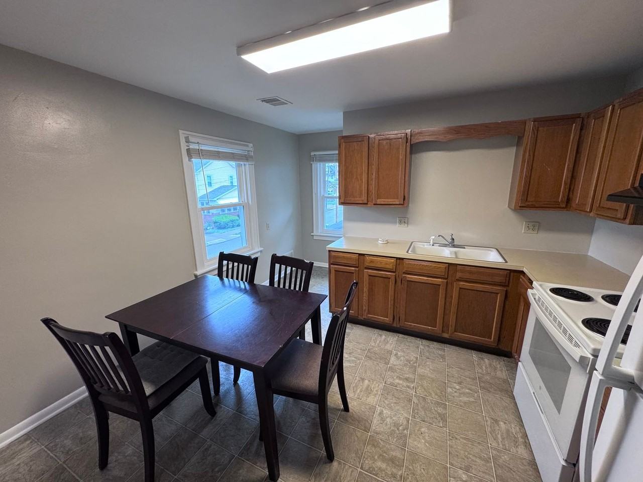 230 1/2 Clark Ave - Photo 5 of 8
