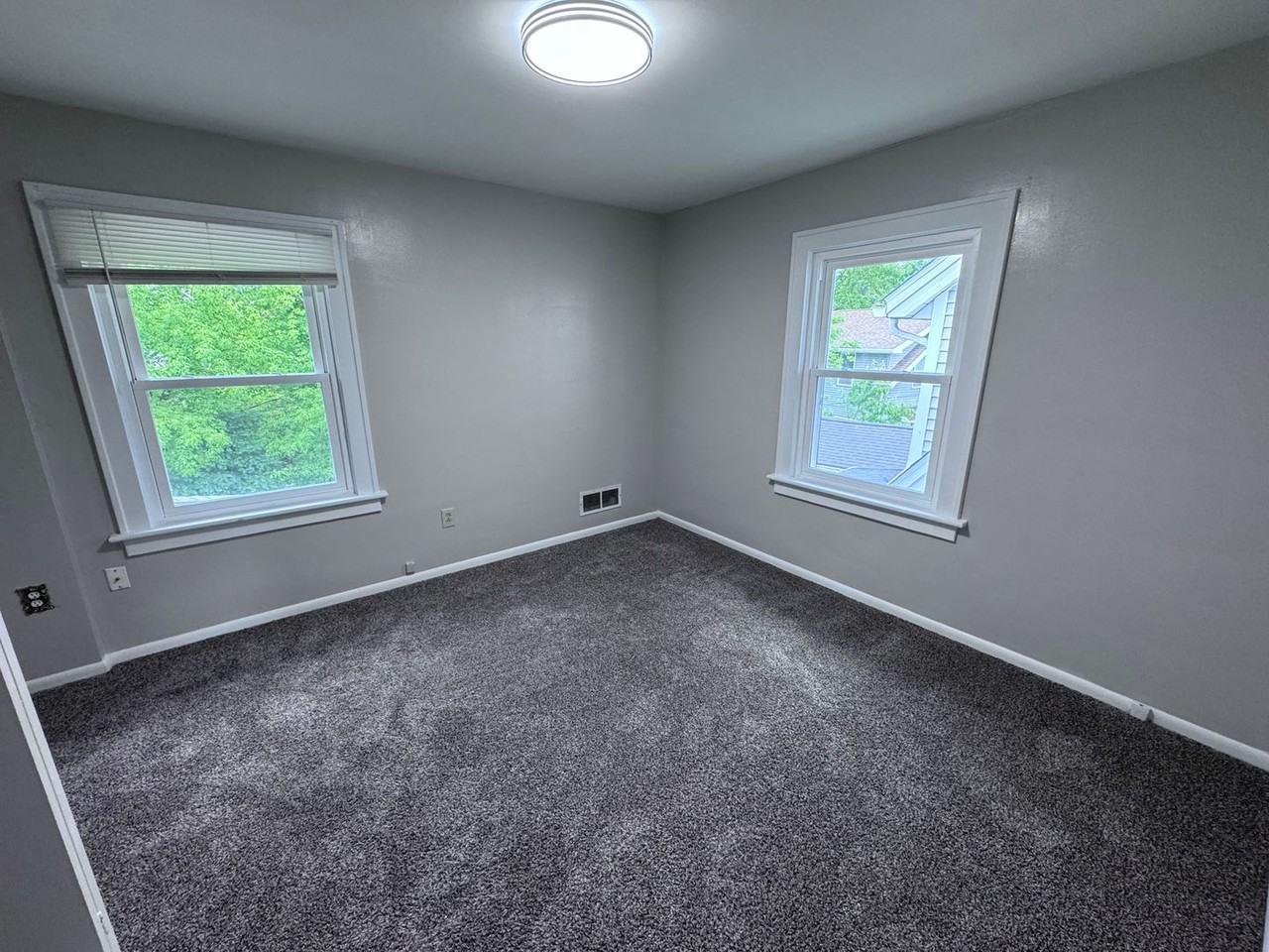 230 1/2 Clark Ave - Photo 7 of 8