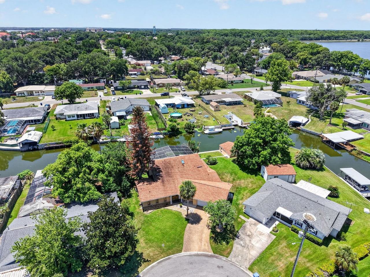 1627 Canal Ct - Photo 3 of 41