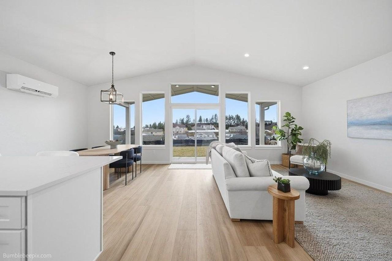 1012 Steptoe View Ln - Photo 2 of 20