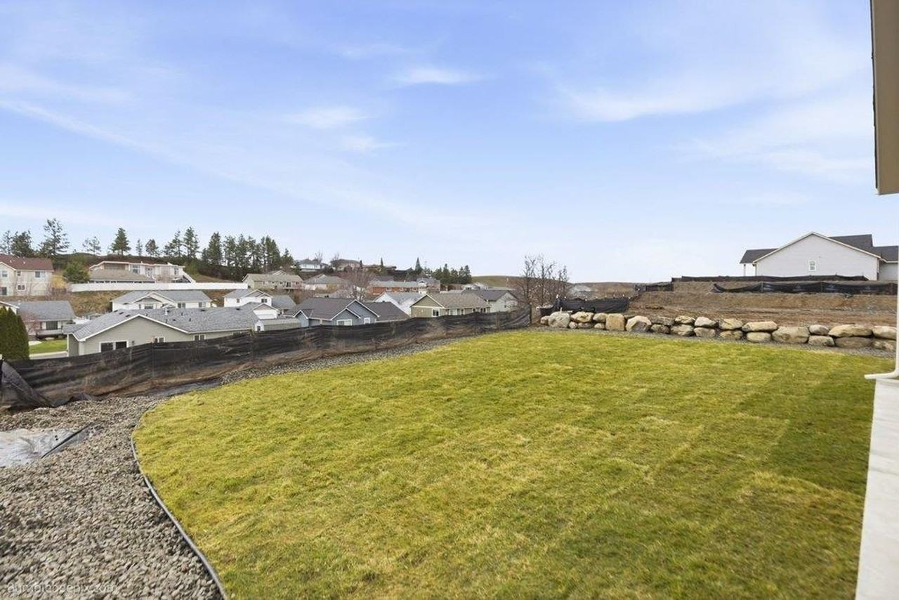 1012 Steptoe View Ln - Photo 6 of 20