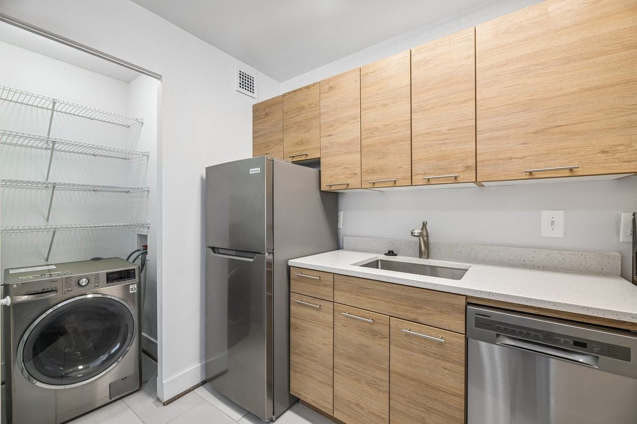 2620 16th Street Apartments - Photo 2 of 37