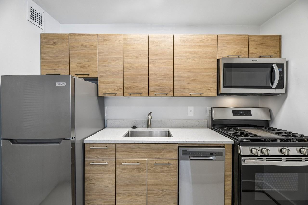 2620 16th Street Apartments - Photo 5 of 37