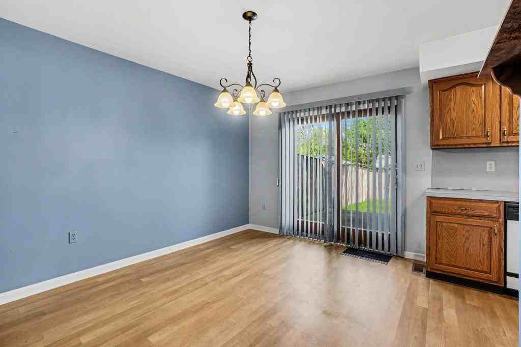 99 Lee Ann Ct - Photo 4 of 17