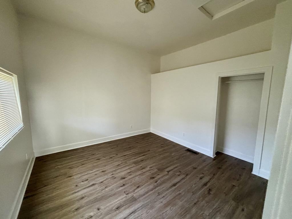 1206 Se Jackson St - Photo 7 of 11
