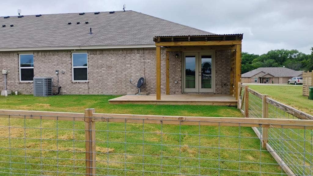 206 Hoover Ln - Photo 4 of 17