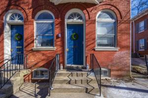 featured image of 121 W Potomac St