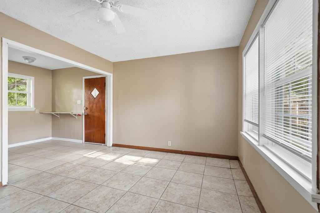 519 1/2 C St Nw - Photo 3 of 14