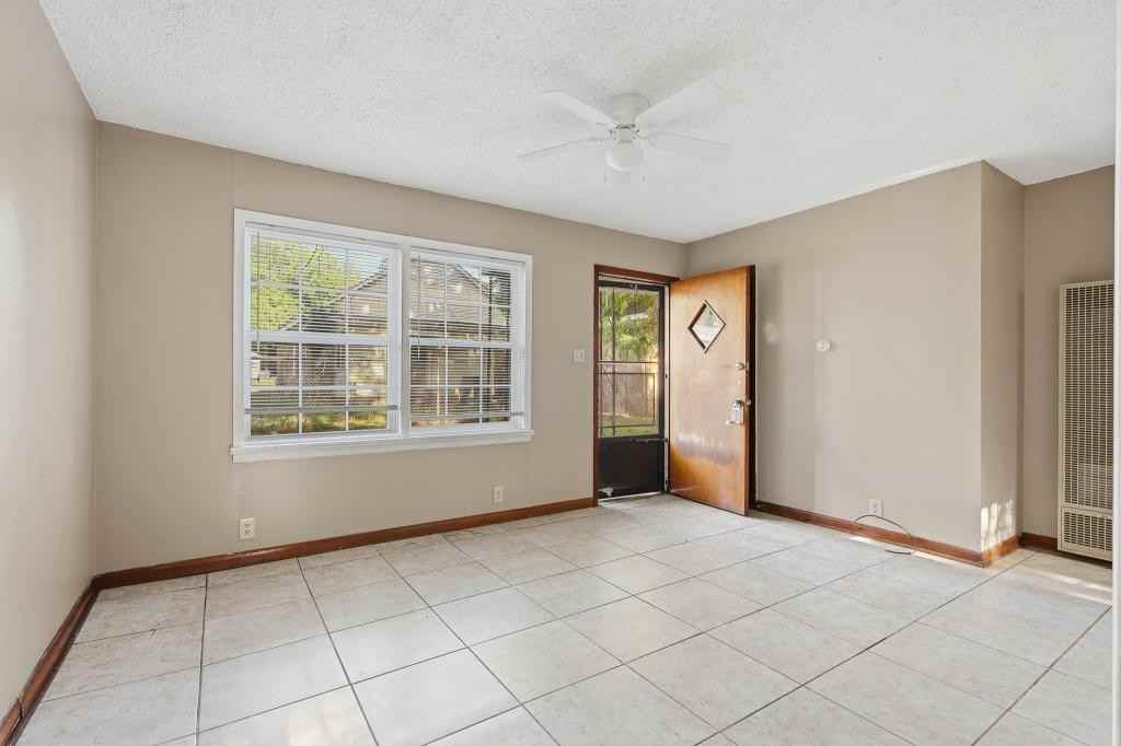 519 1/2 C St Nw - Photo 4 of 14