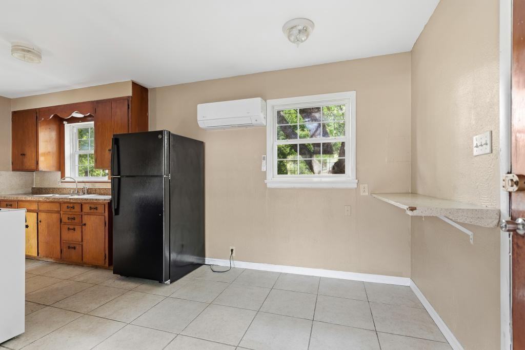 519 1/2 C St Nw - Photo 5 of 14