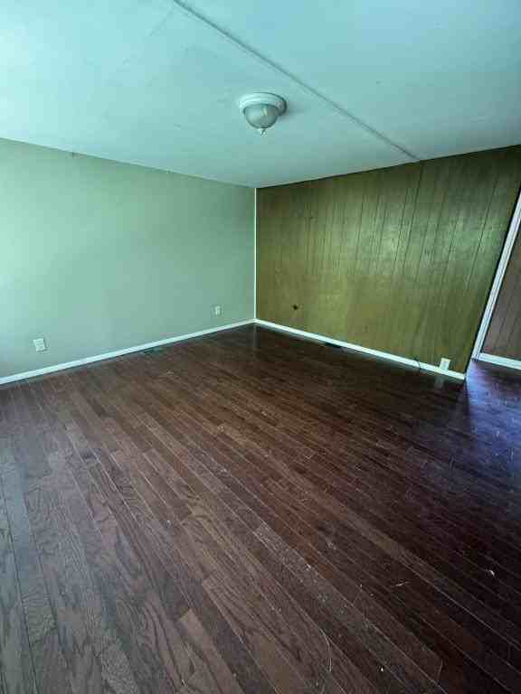 111 Jellico Ln - Photo 2 of 6
